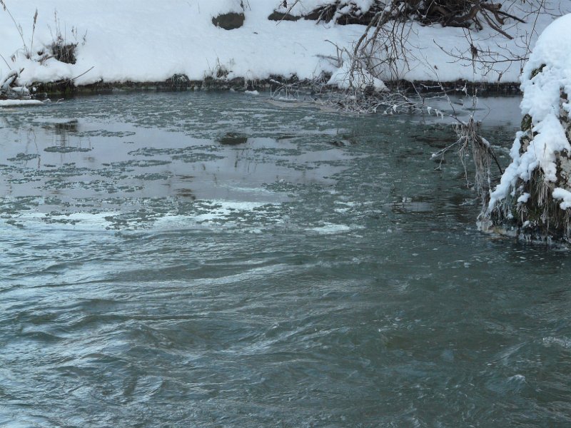 P1180424.JPG - Ice on the river - Alastair Seagroatt