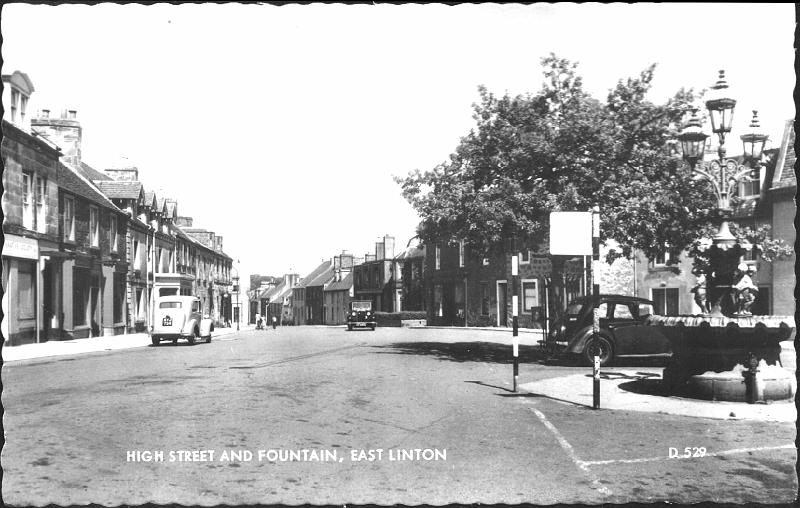 High Street_Fountain AUG 1962.jpg